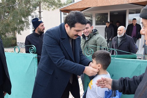 Kaymakamımız Şenol ÖZTÜRK Kayalı Mahallesi’nde Vatandaşlarla Bir Araya Geldi