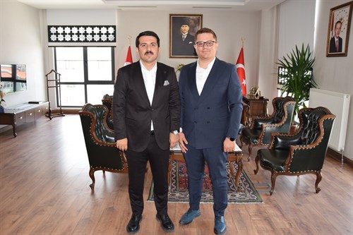 Avukat Burhan ÖZSOY Kaymakamımız Şenol ÖZTÜRK’ü ziyaret etti