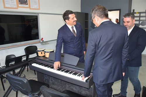 Kaymakamımız Şenol Öztürk Karapınar BİLSEM’i ziyaret etti.