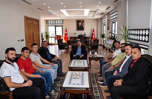 Kaymakam Şenol ÖZTÜRK Esnaf Spor Kulüp Yönetimine Başarılar Diledi. 